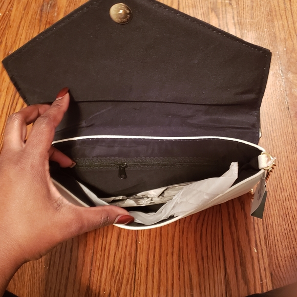 Pocketbook - Picture 1 of 4